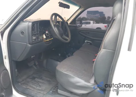 2002 Chevrolet Silverado 1500 z USA, uszkodzony, nr VIN 1GCEK14T32Z255752